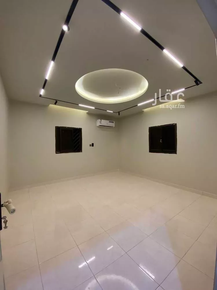 فيلا للبيع في شارع الدفاع, حي إشبيلية, مدينة الرياض, منطقة الرياض صورة 2