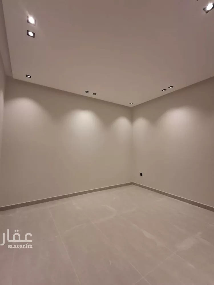 دور للبيع في شارع محمد بن الحارث التغلبي, حي عكاظ, مدينة الرياض, منطقة الرياض صورة 2