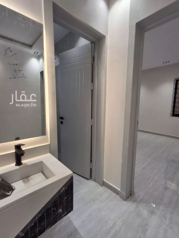 دور للبيع في شارع محمد بن إسحاق المدني, حي بدر, مدينة الرياض, منطقة الرياض صورة 4