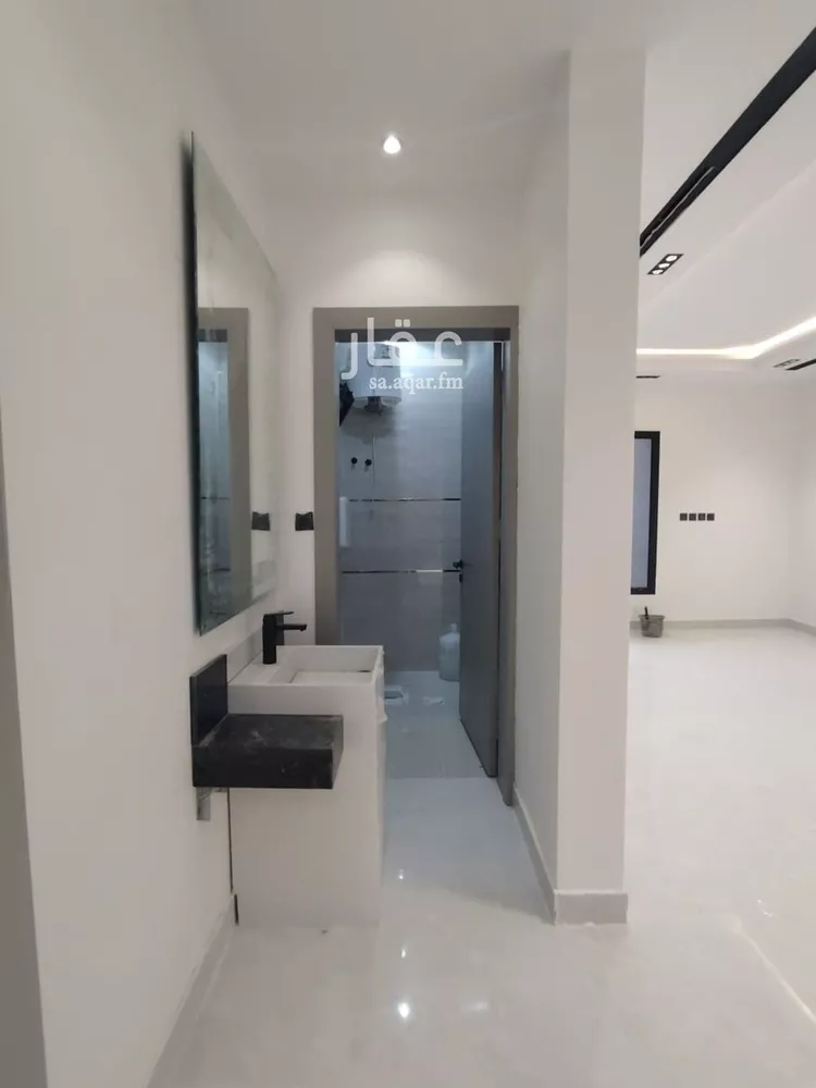 دور للبيع في شارع ريس, حي بدر, مدينة الرياض, منطقة الرياض صورة 2