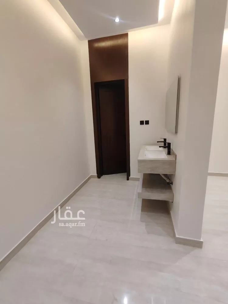 دور للبيع في شارع شمس الدين السخاوي, حي عكاظ, مدينة الرياض, منطقة الرياض صورة 2