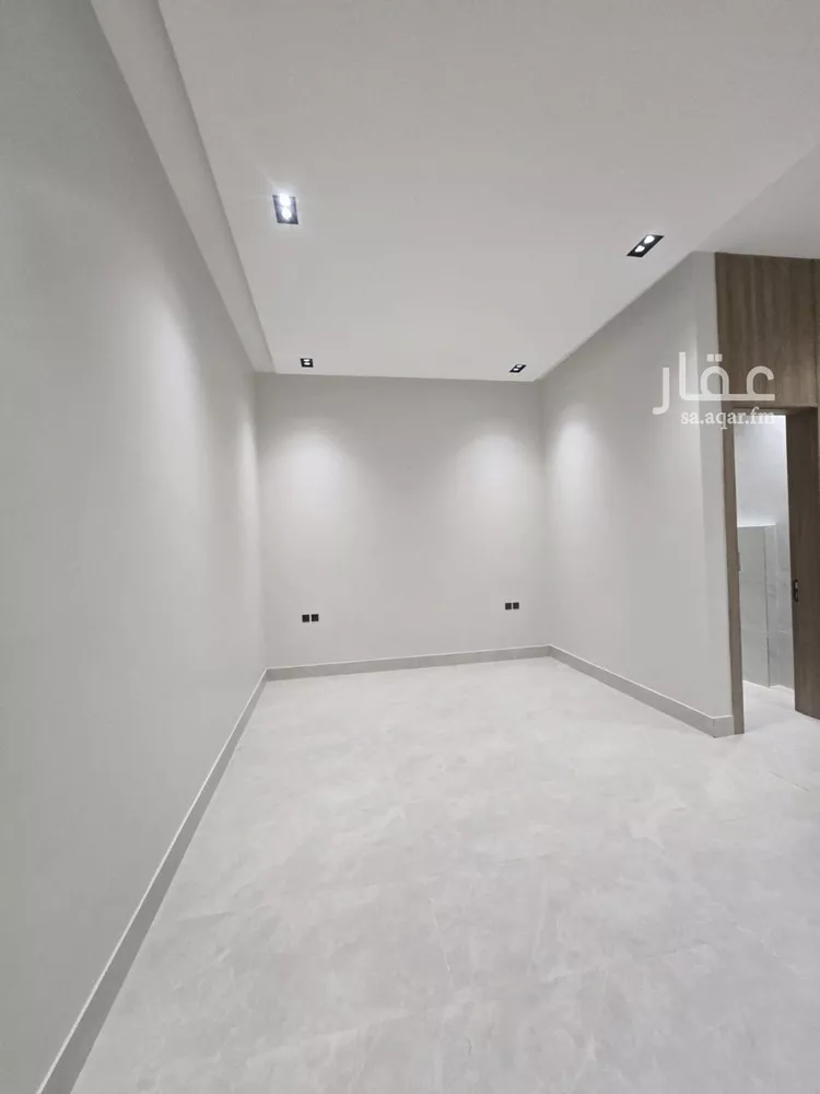 Floor for Sale in Riyadh Ghirnatah