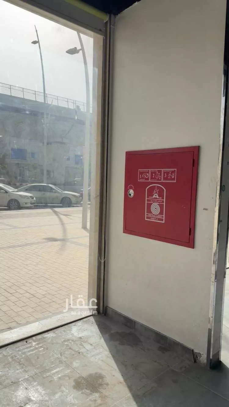 محل للإيجار في شارع الشيخ حسن بن حسين بن علي, حي إشبيلية, مدينة الرياض, منطقة الرياض صورة 4