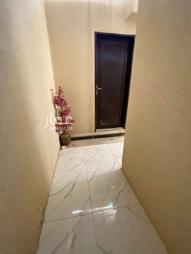 فيلا للبيع في شارع خديجة النهروانية, حي أم الحمام الغربي, مدينة الرياض, منطقة الرياض 1 صورة