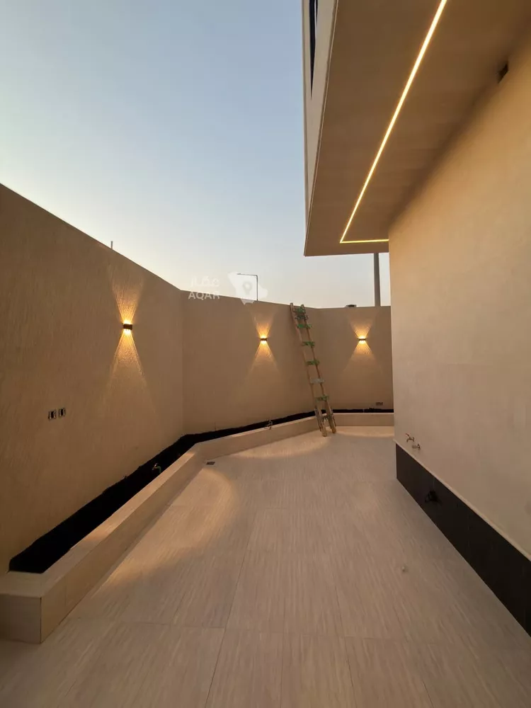 Villa for Sale in Riyadh Al Arid 10