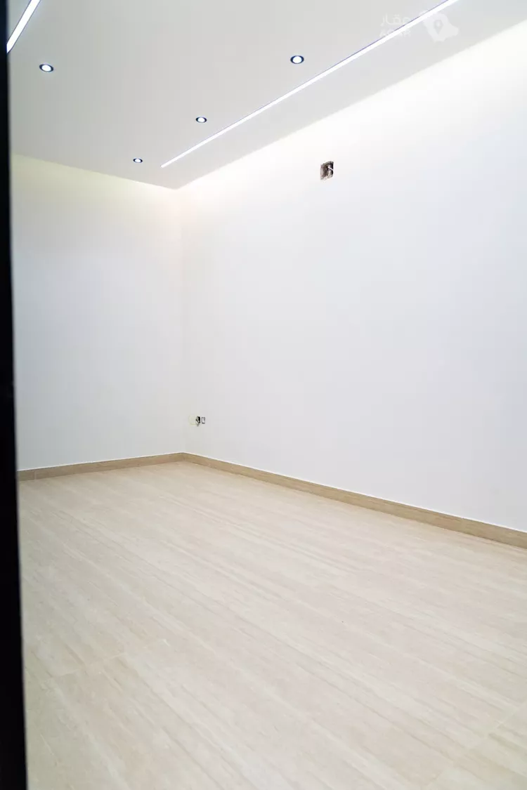 Floor for Sale in Riyadh Al Hazm 4