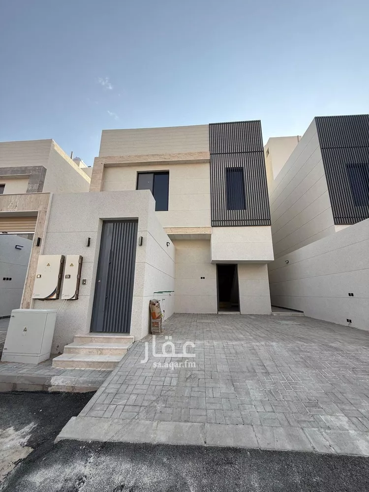 فيلا للبيع في شارع أحمد بن محمد الذهبي, حي عكاظ, مدينة الرياض, منطقة الرياض