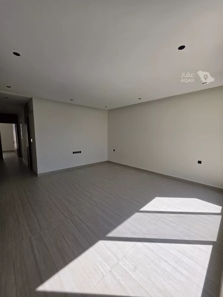 Floor for Rent in Riyadh Al Qirawan 27