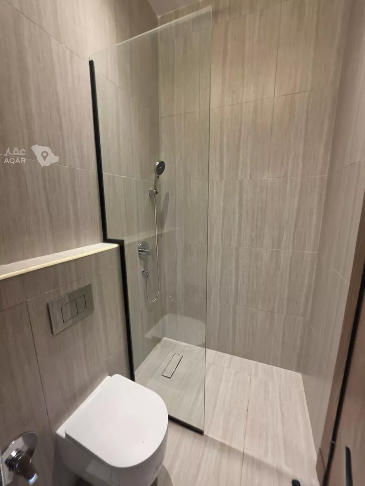 Floor for Rent in Riyadh Al Qirawan 2