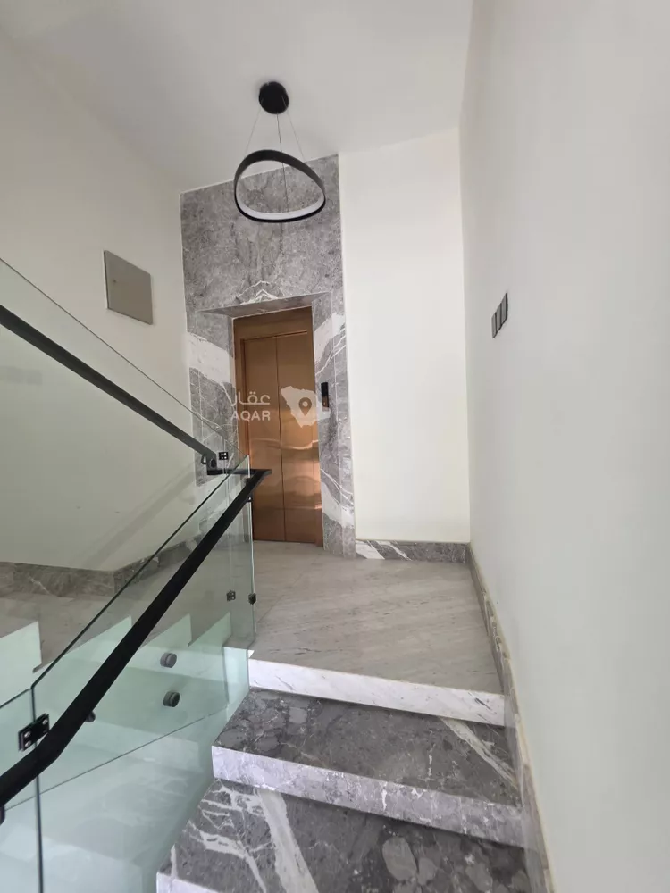Floor for Rent in Riyadh Al Qirawan 9