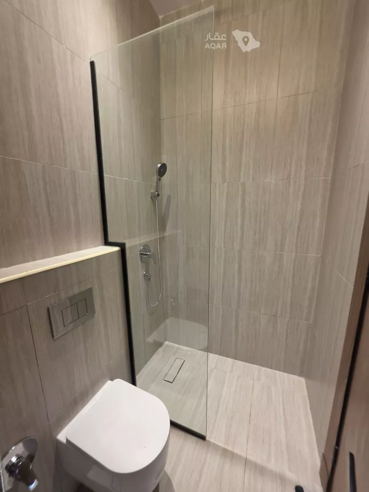 Floor for Rent in Riyadh Al Qirawan 21