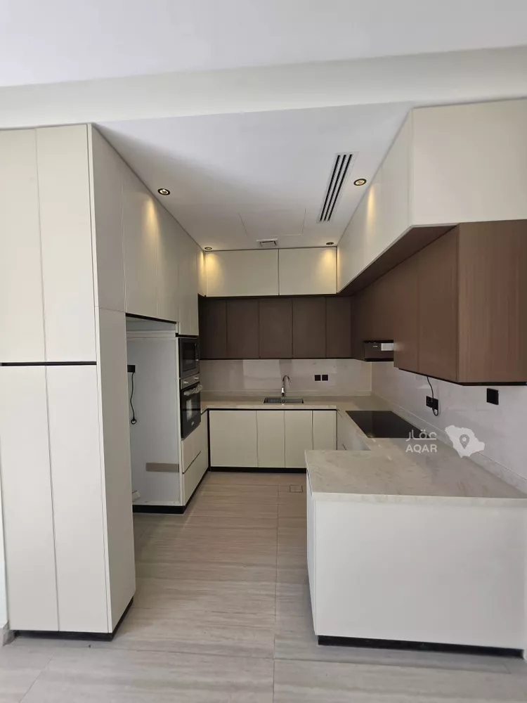Floor for Rent in Riyadh Al Qirawan 12