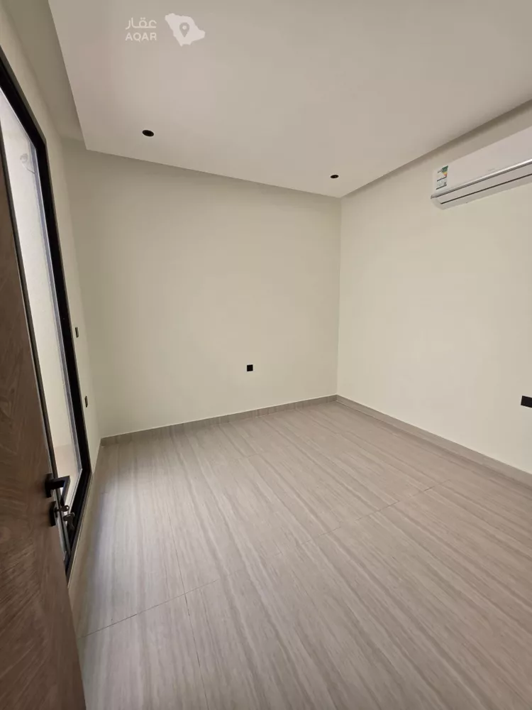 Floor for Rent in Riyadh Al Qirawan 8