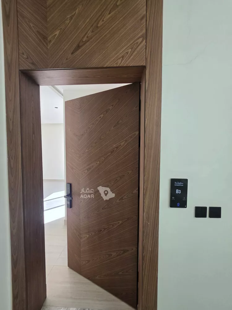Floor for Rent in Riyadh Al Qirawan 13