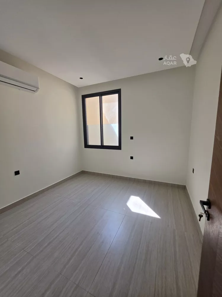 Floor for Rent in Riyadh Al Qirawan 18