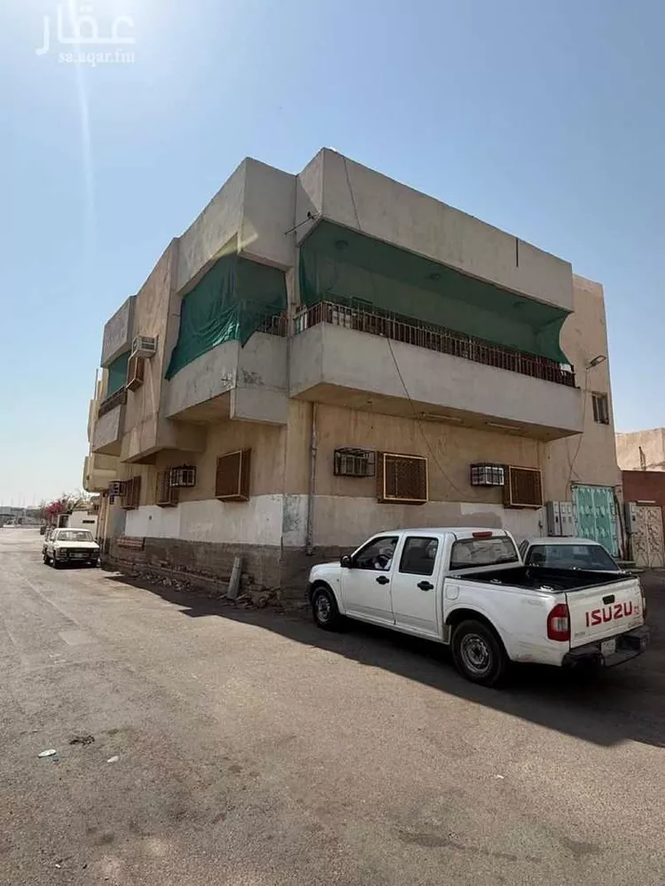 عمارة للبيع في شارع سعيد بن القاسم, حي بئر عثمان, مدينة المدينه المنوره, منطقة المدينة المنورة صورة 3