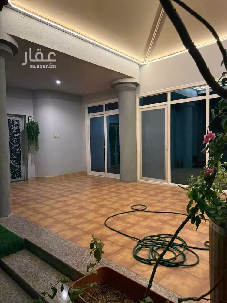 فيلا للإيجار في شارع عبد الله العبسي, حي الدانة الشمالية, مدينة الظهران, المنطقة الشرقية صورة 2