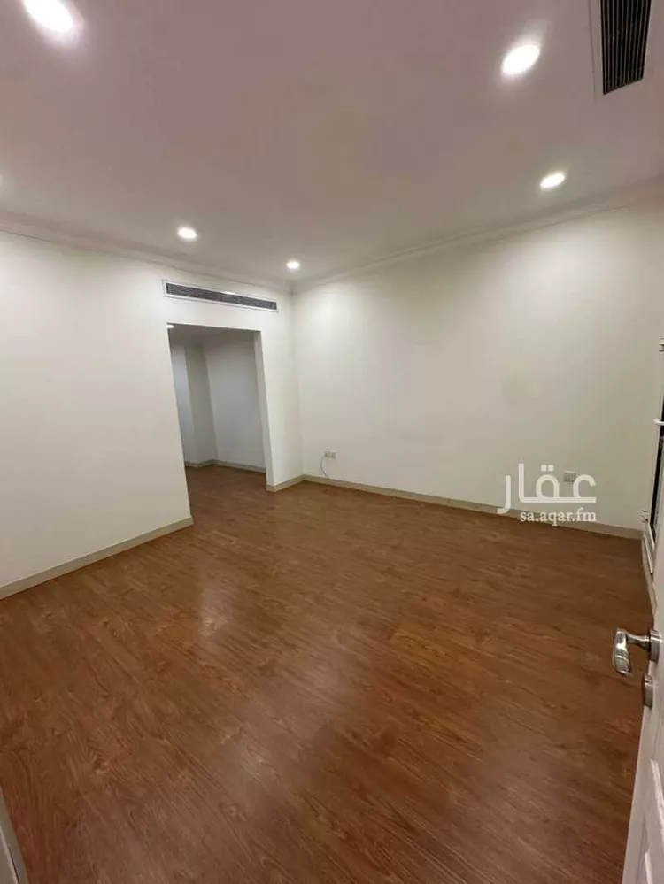 شقة للبيع في شارع الوادى, حي القصور, مدينة الظهران, المنطقة الشرقية 1 صورة
