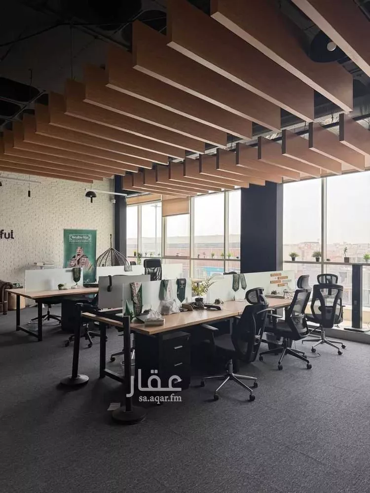 مجمع للإيجار في شارع انس بن مالك, حي الملقا, مدينة الرياض, منطقة الرياض صورة 2