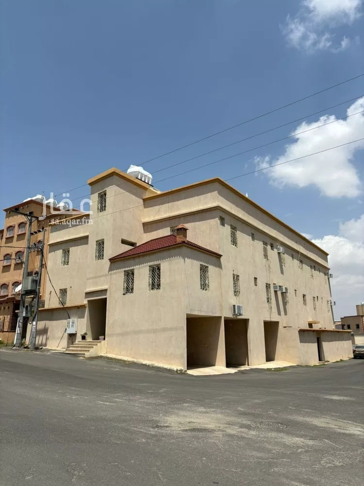 عمارة للبيع في حي الحرابي, مدينة خميس مشيط, منطقة عسير صورة 3