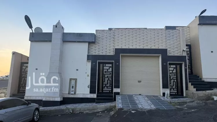 دور للبيع في شارع 115 الزهور, حي الزهور, مدينة أبها, منطقة عسير