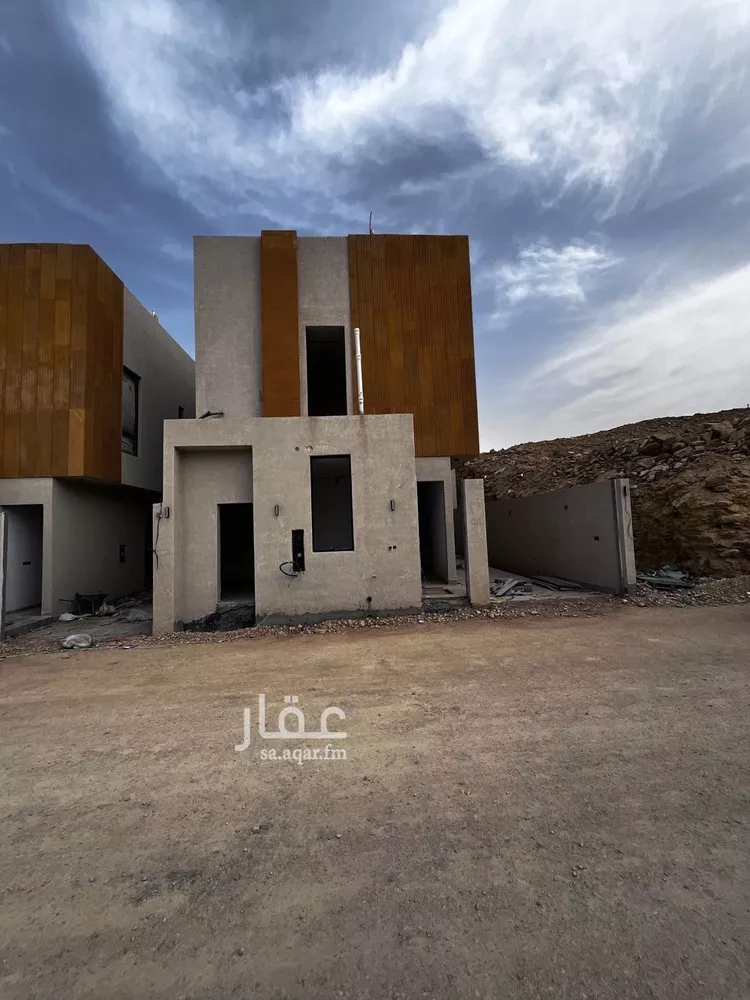 فيلا للبيع في شارع أبي الشيخ الأصبهاني, حي المهدية, مدينة الرياض, منطقة الرياض صورة 4