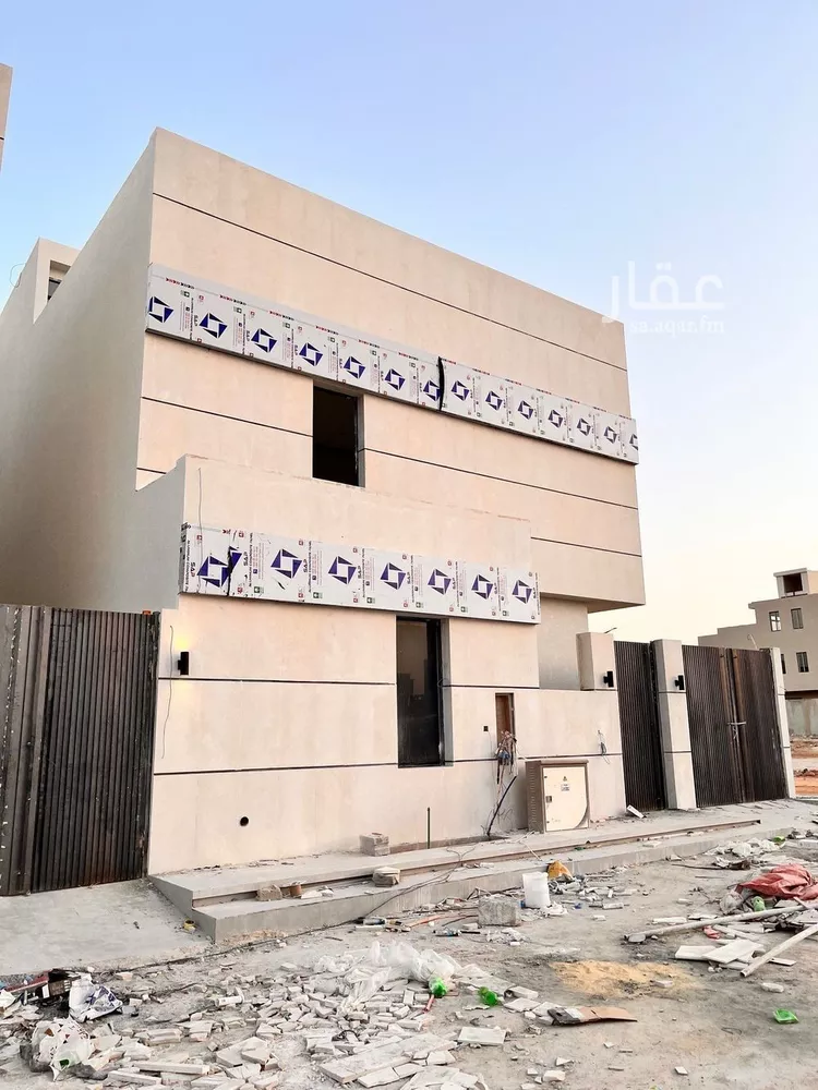 فيلا للبيع في شارع أحمد بن الحسن الأنصاري, حي المهدية, مدينة الرياض, منطقة الرياض صورة 4
