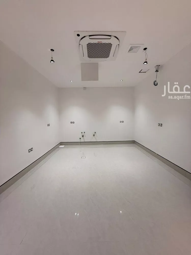 فيلا للبيع في شارع أحمد الكازروني, حي المهدية, مدينة الرياض, منطقة الرياض 10
