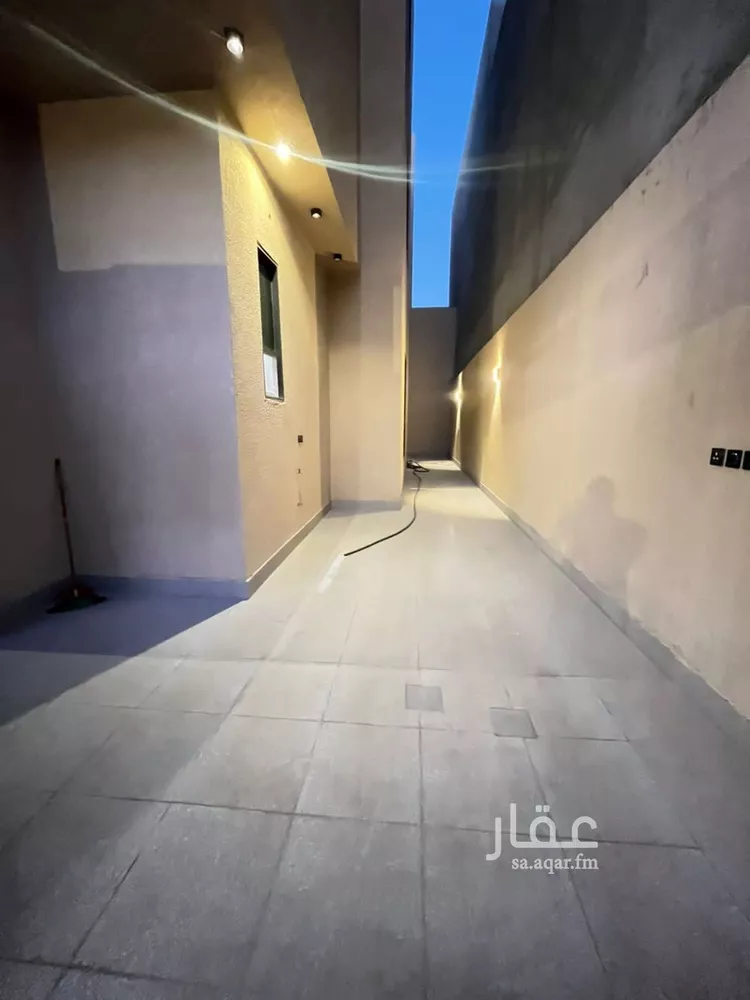 فيلا للبيع في شارع أحمد بن الحسن الأنصاري, حي المهدية, مدينة الرياض, منطقة الرياض صورة 5