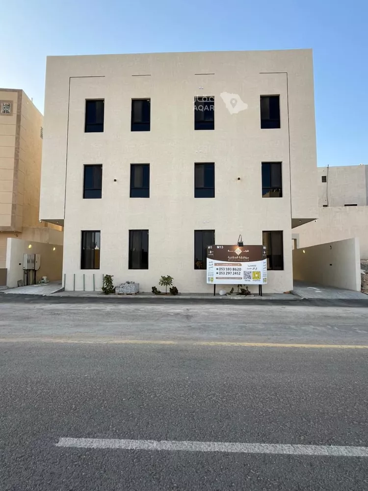 Building for Sale in Riyadh Al Mahdiyah 2