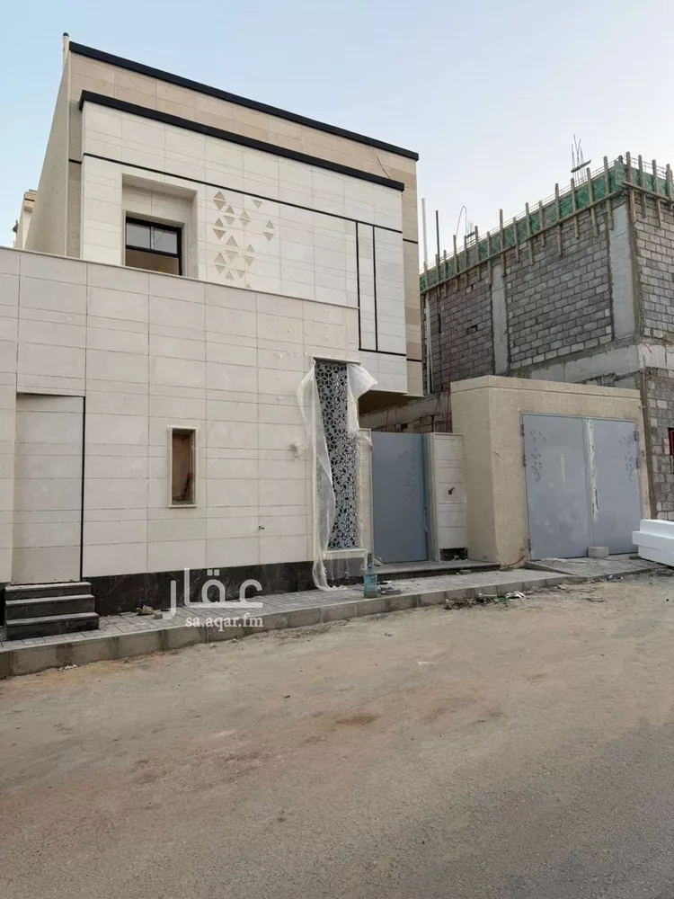 فيلا للبيع في شارع علي بن حسن الشويطر, حي المهدية, مدينة الرياض, منطقة الرياض صورة 2