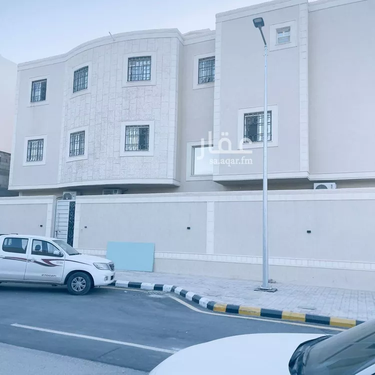 فيلا للبيع في شارع شمس الدين الشافعي, حي مطار الملك خالد الدولي, مدينة الرياض, منطقة الرياض صورة 2