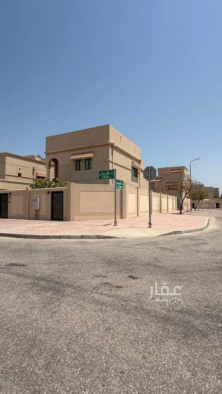 فيلا للبيع في شارع قربان, حي جلمودة, مدينة مدينه الجبيل الصناعيه, المنطقة الشرقية صورة 2