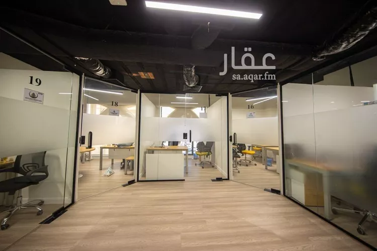 مكتب تجاري للإيجار في شارع ابن كثير, حي الملك عبدالعزيز, مدينة الرياض, منطقة الرياض صورة 5