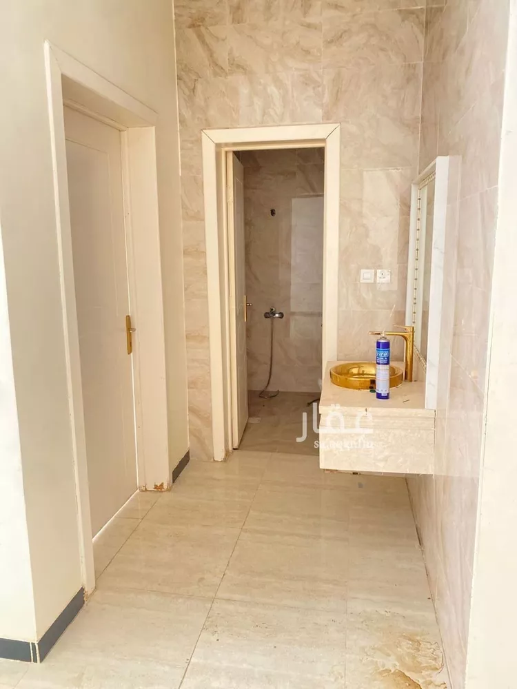 فيلا للإيجار في شارع طلحة الصالحاني, حي عكاظ, مدينة الرياض, منطقة الرياض صورة 5