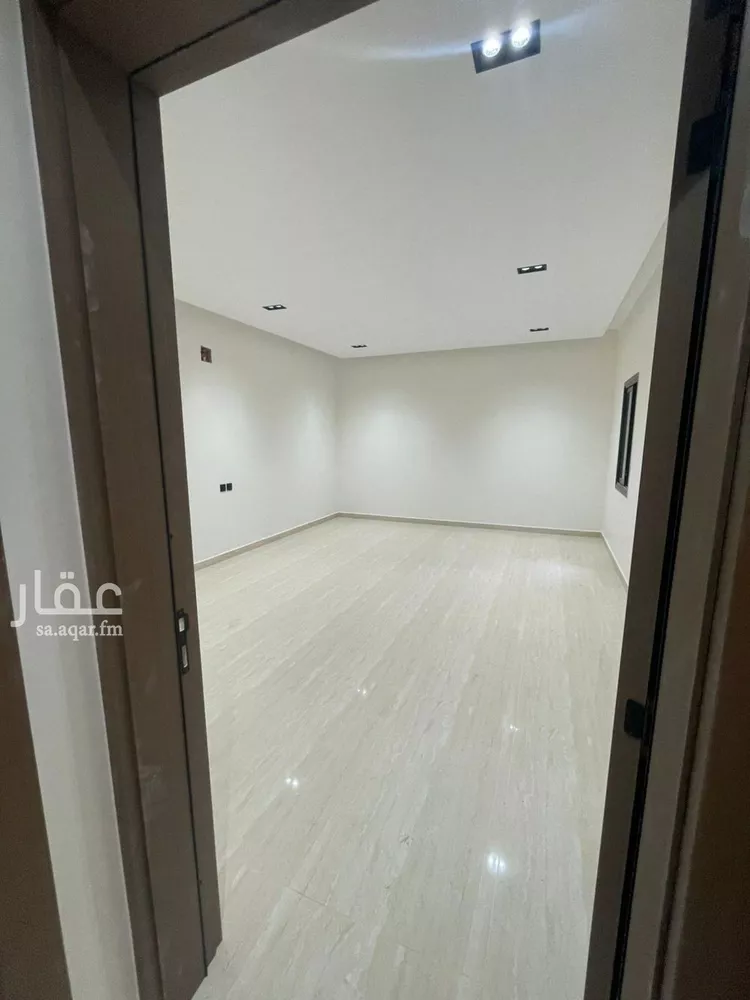 فيلا للإيجار في شارع طلحة الصالحاني, حي عكاظ, مدينة الرياض, منطقة الرياض