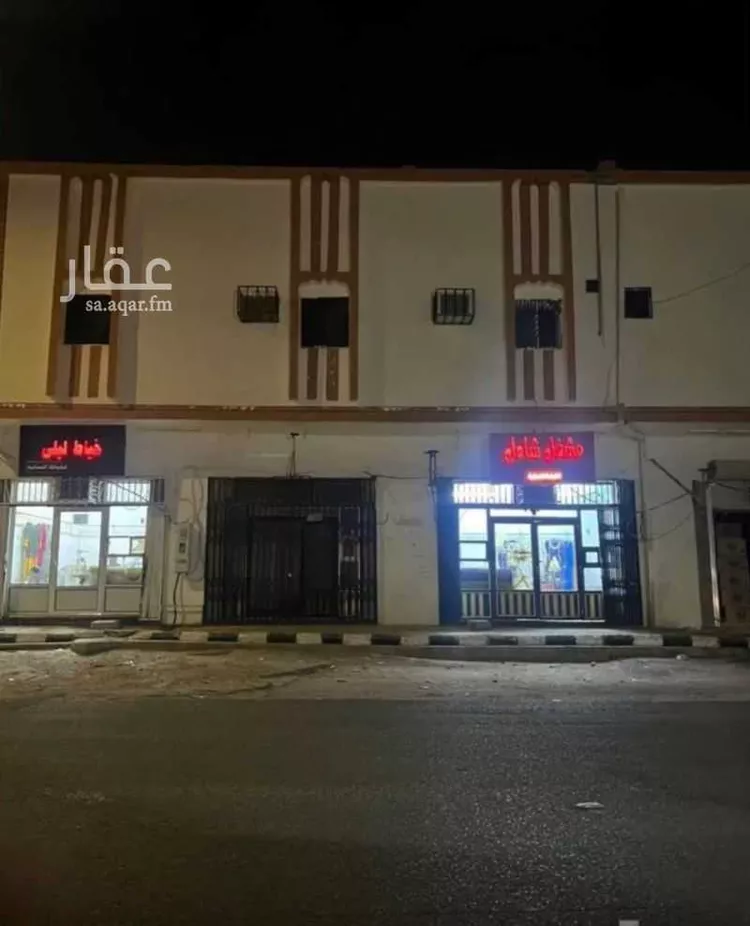 عمارة للبيع في شارع خالد بن زيد بن كليب, حي الروضة الجنوبي, مدينة شرورة, منطقة نجران