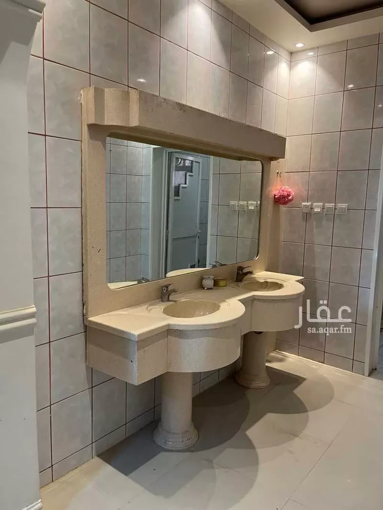 فيلا للإيجار في شارع عبدالكبير الحرازي, حي الفاخرية, مدينة عنيزة, منطقة القصيم 6
