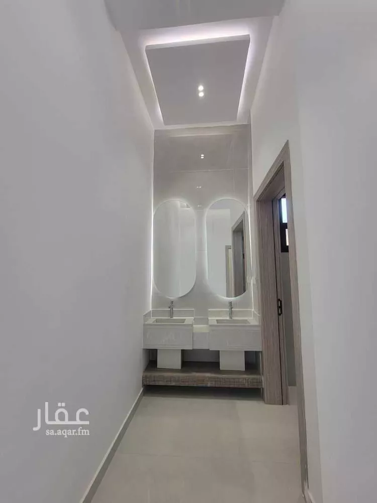 فيلا للبيع في شارع محمد بن أحمد الفاسي, حي المعيزيلة, مدينة الرياض, منطقة الرياض صورة 2
