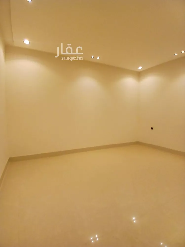 فيلا للبيع في شارع ابن البرهان النحاس, حي الرمال, مدينة الرياض, منطقة الرياض