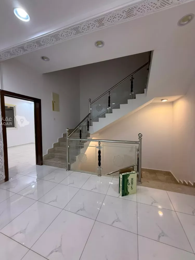 فيلا للإيجار في شارع حلل بنت أبي المكارم, حي المهدية, مدينة الرياض, منطقة الرياض 8