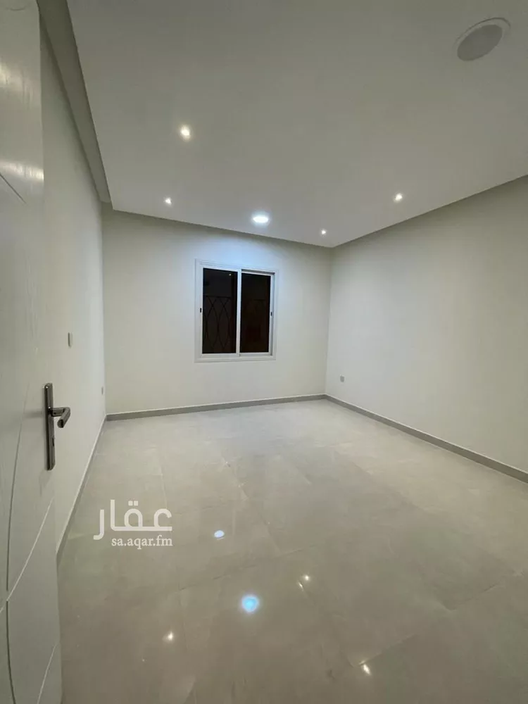 فيلا للبيع في شارع حكم بن محمد, حي الشاطئ الغربي, مدينة الدمام, المنطقة الشرقية صورة 4