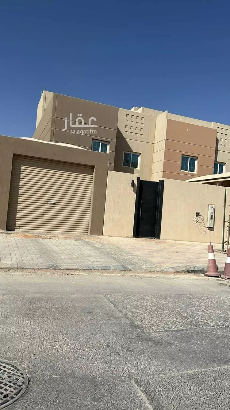 فيلا للإيجار في شارع عمر بن عبدالله قاضي, حي مطار الملك خالد الدولي, مدينة الرياض, منطقة الرياض صورة 2