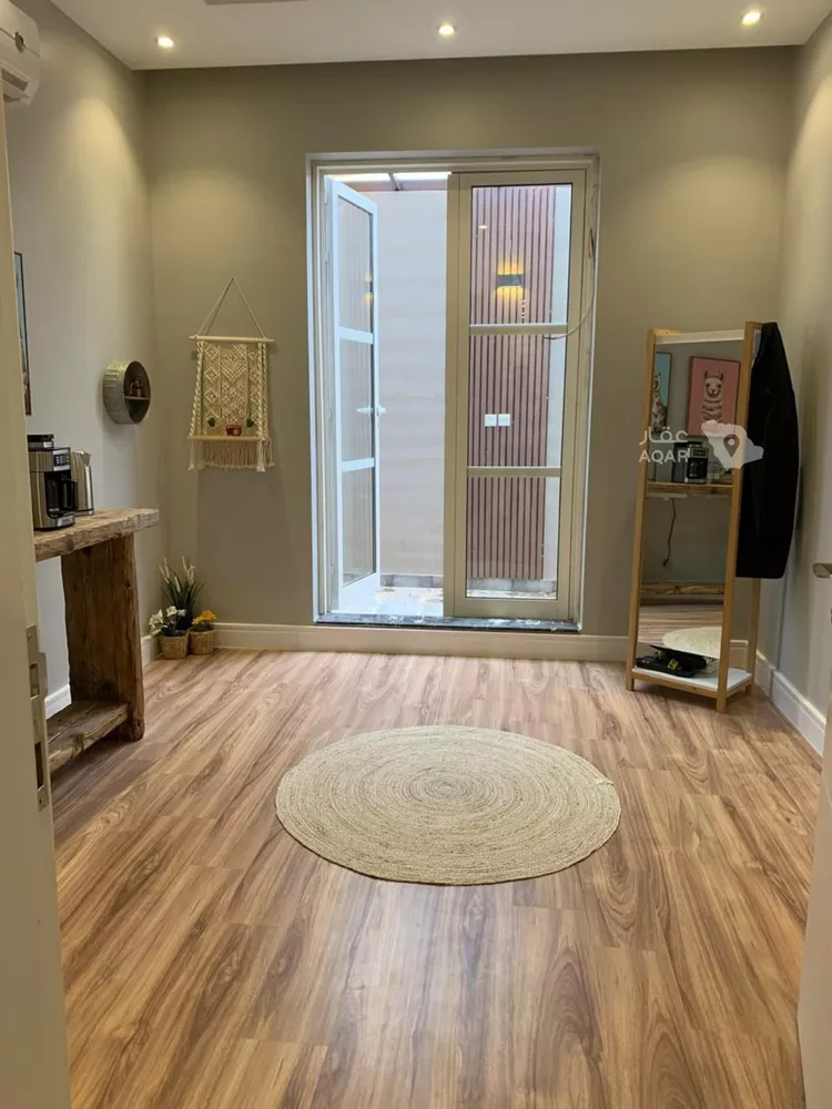 Floor for Rent in Riyadh Al Malqa 9