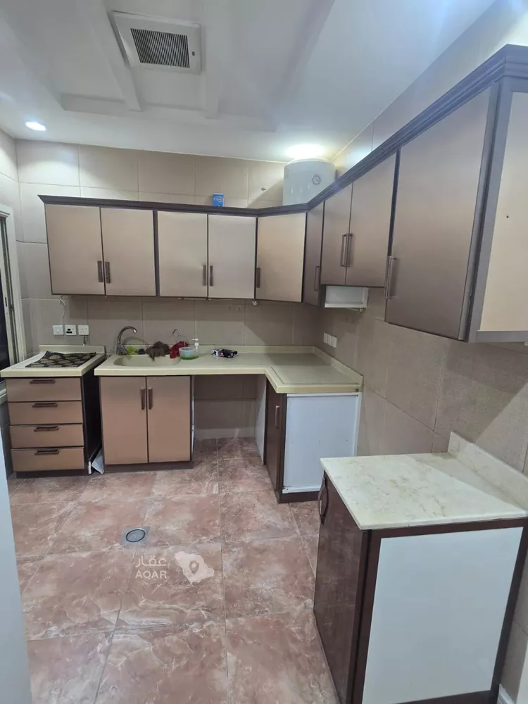 شقة للإيجار في شارع عباس رضوان, حي القيروان, مدينة الرياض, منطقة الرياض 8