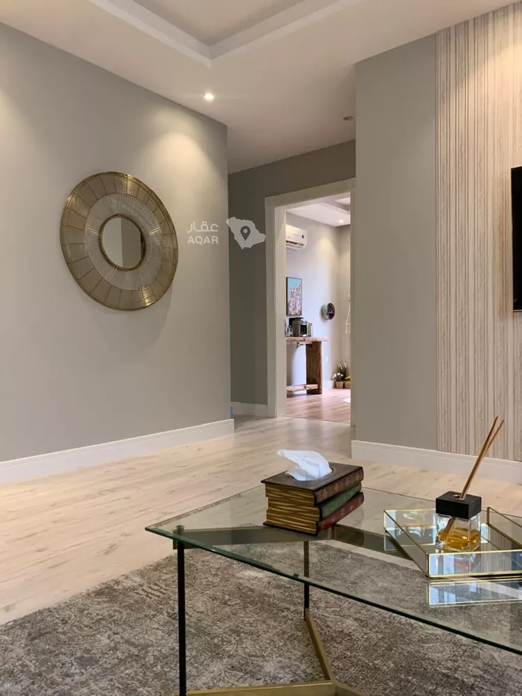 Floor for Rent in Riyadh Al Malqa 12