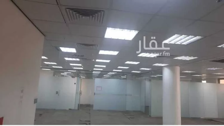 عمارة للإيجار في شارع صلاح الدين الايوبي, حي الضباط, مدينة الرياض, منطقة الرياض صورة 5