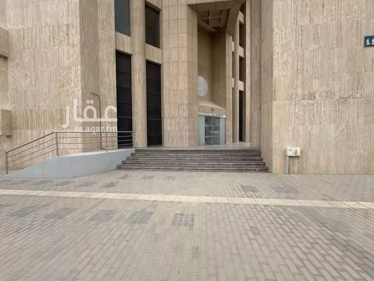 محل للإيجار في شارع صلاح الدين الايوبي, حي الضباط, مدينة الرياض, منطقة الرياض صورة 2