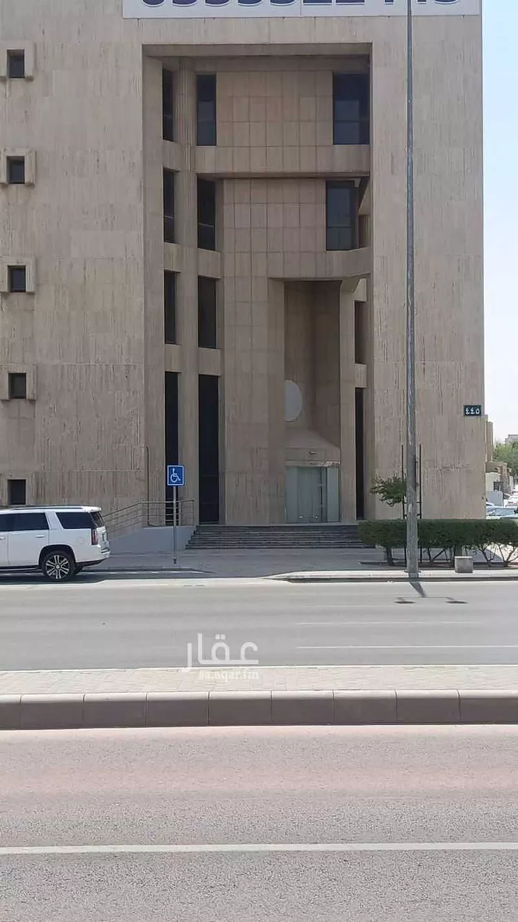 محل للإيجار في شارع صلاح الدين الايوبي, حي الضباط, مدينة الرياض, منطقة الرياض