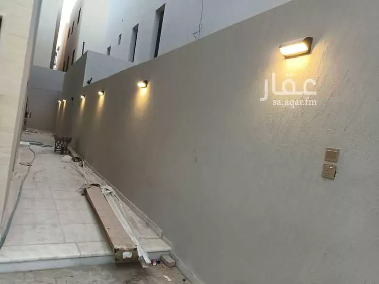 دور للبيع في شارع عمر بن عبداللطيف, حي الرمال, مدينة الرياض, منطقة الرياض صورة 4